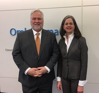 January 13, 2020: Ombudsman Paul Dubé welcomes Deputy Ombudsman and French Language Services Commissioner Kelly Burke to our Office.