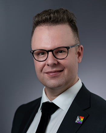 Carl Bouchard, Commissaire aux services en français