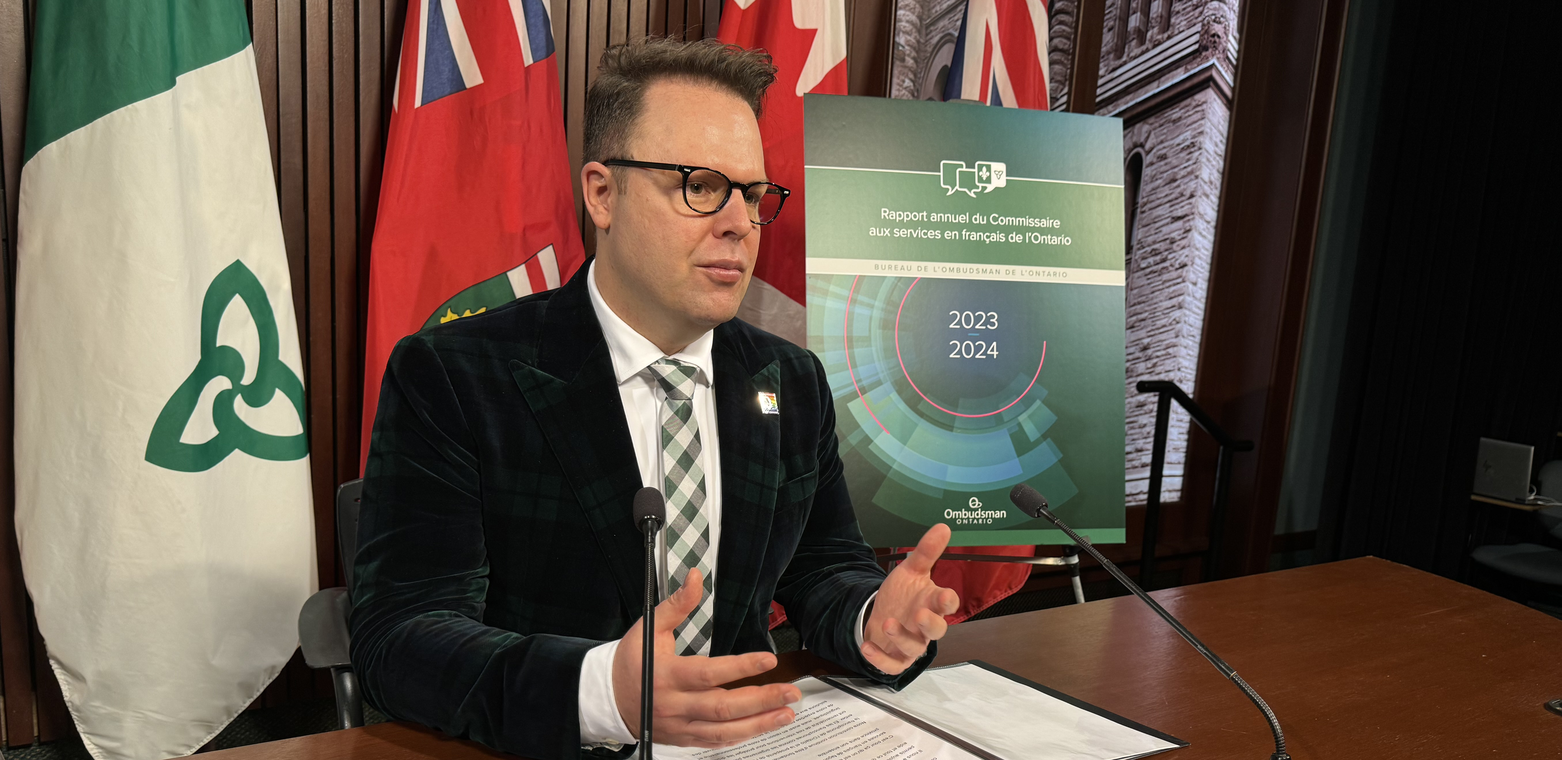 Commissaire lors d’une conférence de presse à Queen’s Park