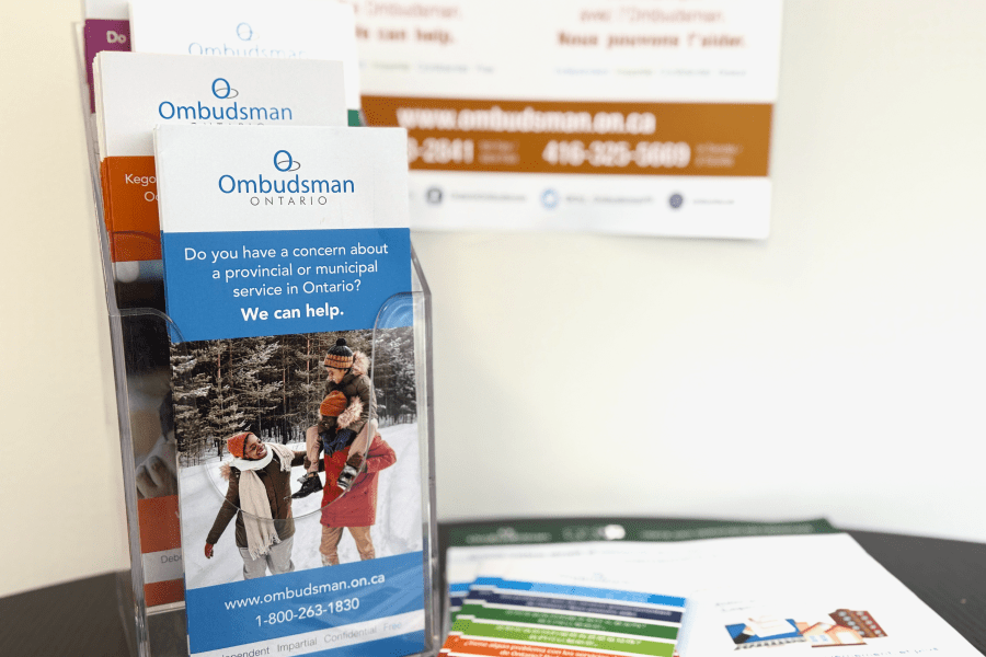 English Ombudsman Ontario brochures and handouts On a table, various Ombudsman Ontario brochures and handouts.